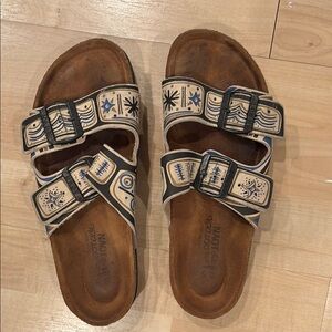 NAOT sandles size 39